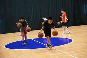 篮球训练营海报图片-五星篮球(Five-StarBasketball)训练营，是干什么的？